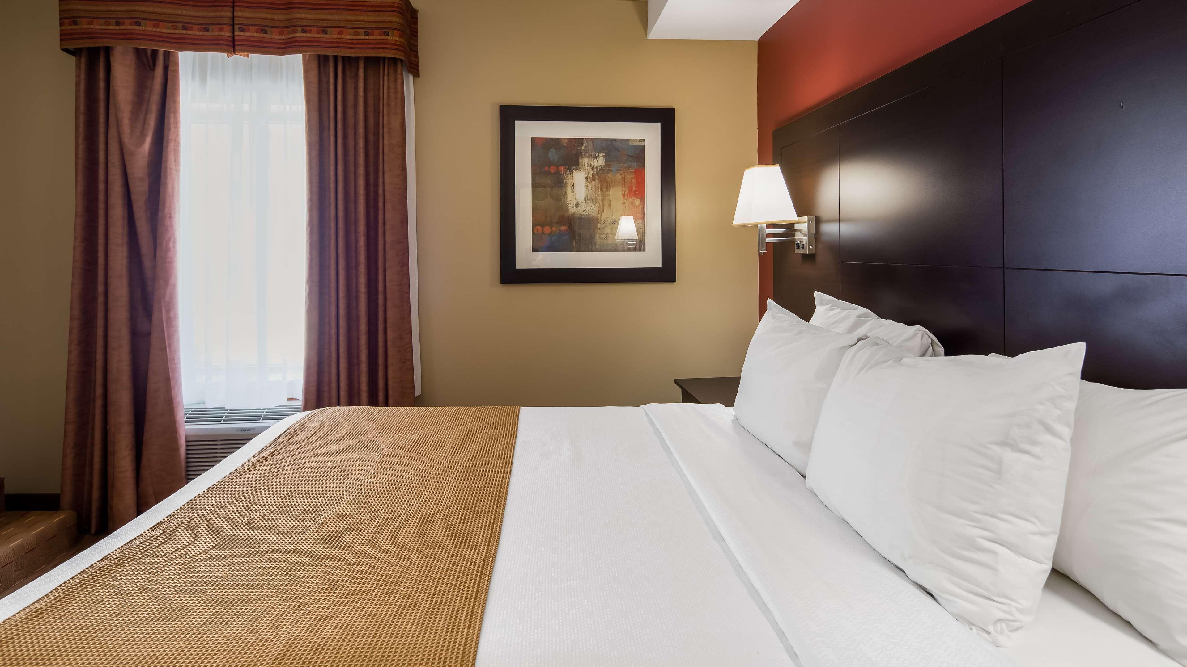 Best Western Plus Боуменвилл Экстерьер фото
