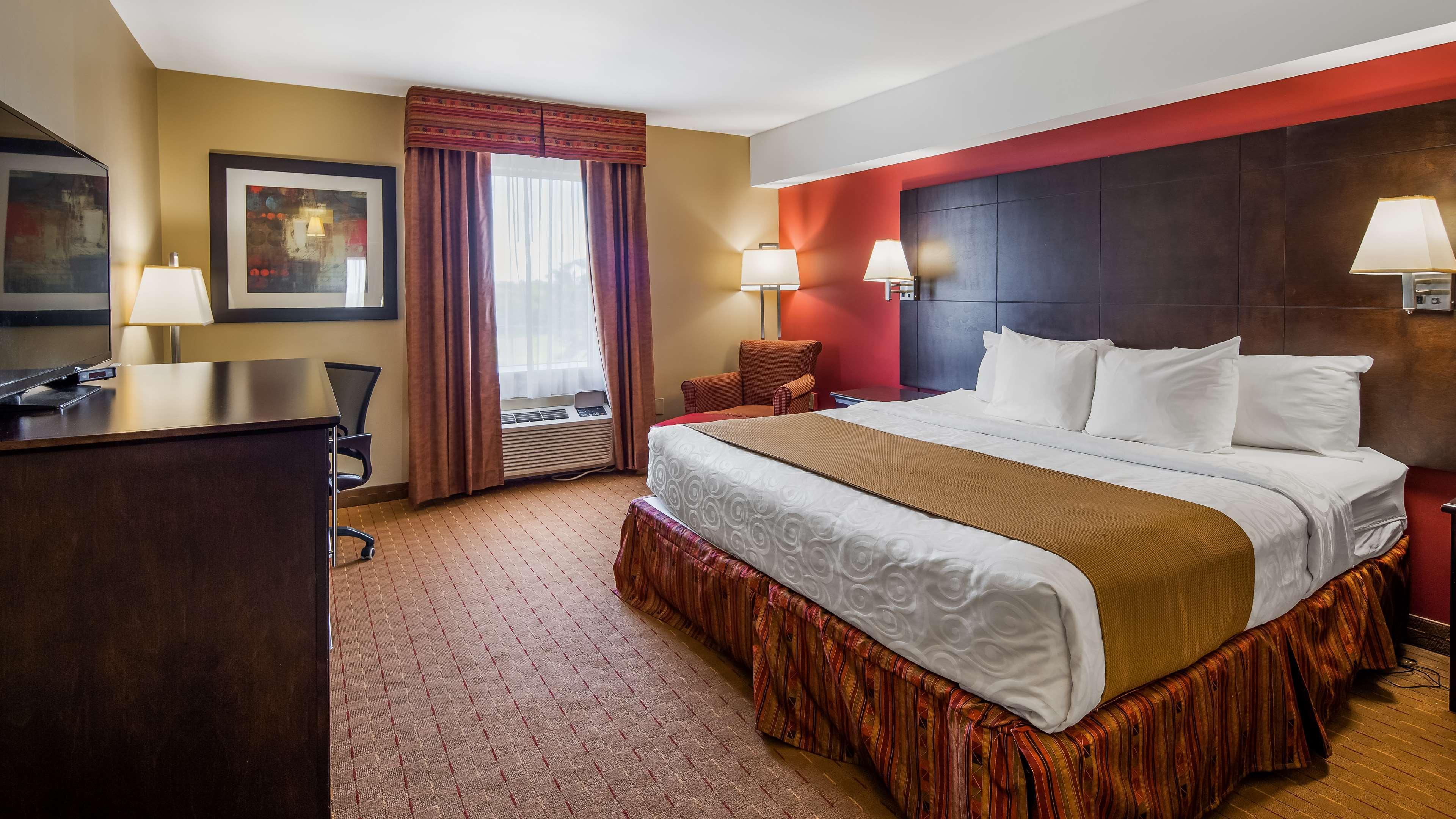Best Western Plus Боуменвилл Экстерьер фото