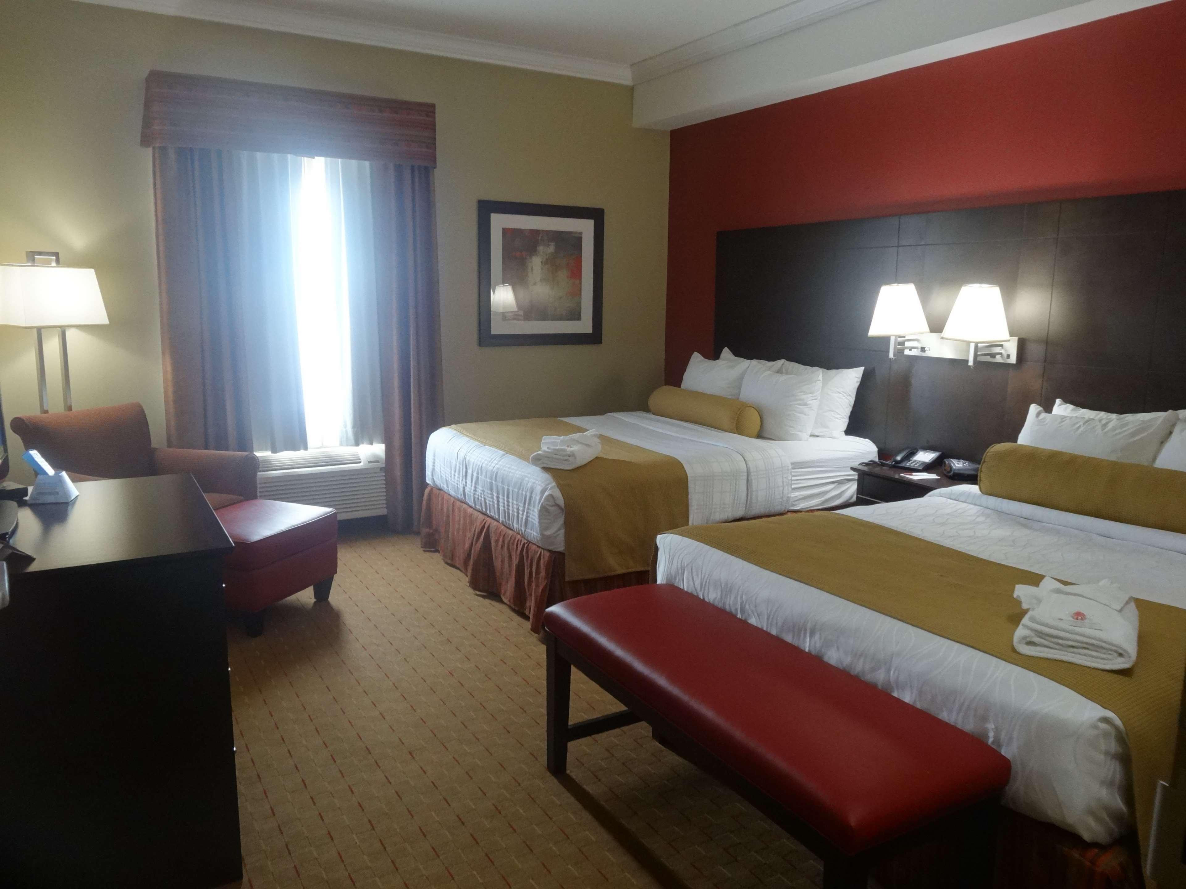 Best Western Plus Боуменвилл Экстерьер фото