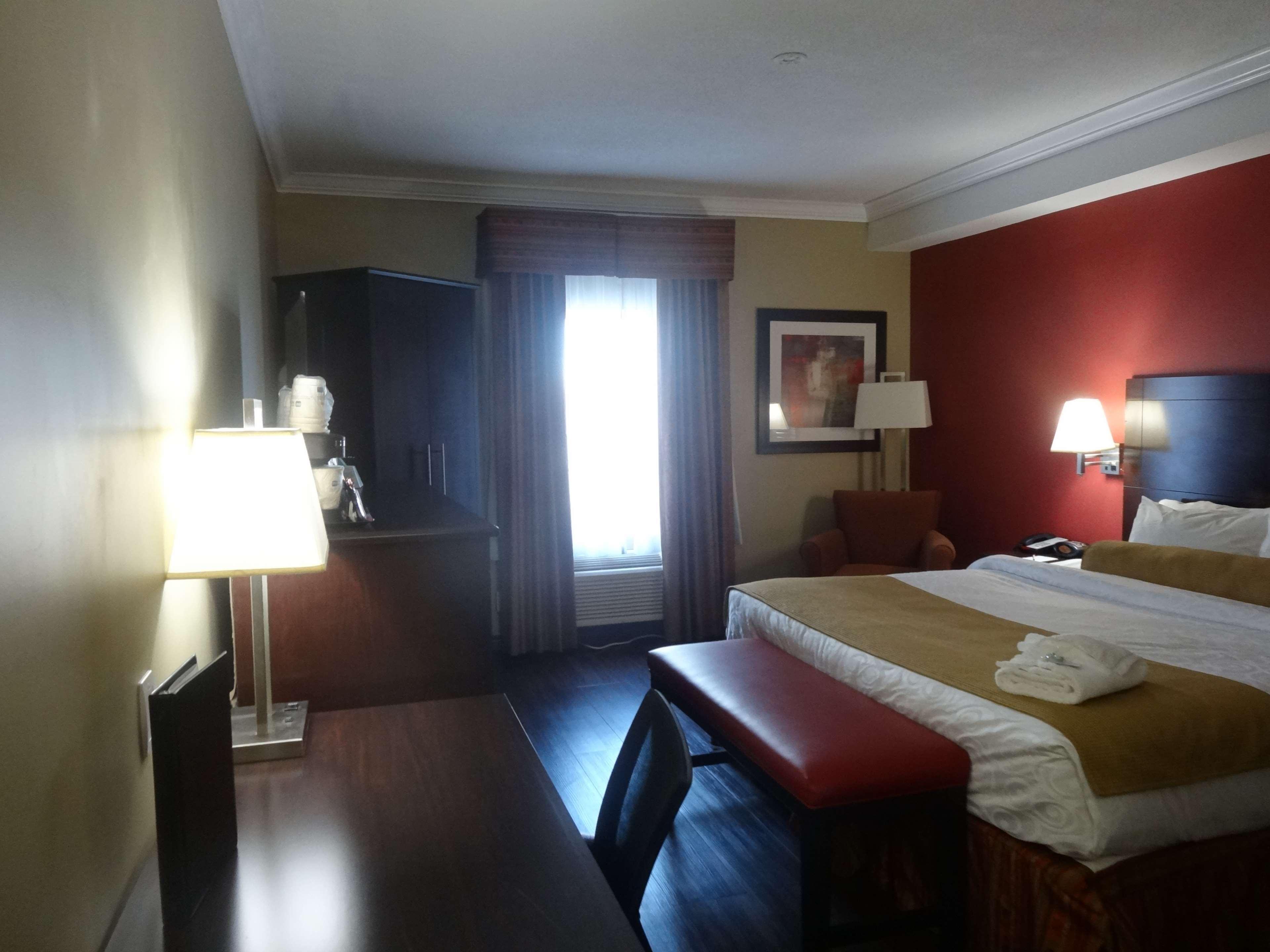 Best Western Plus Боуменвилл Экстерьер фото