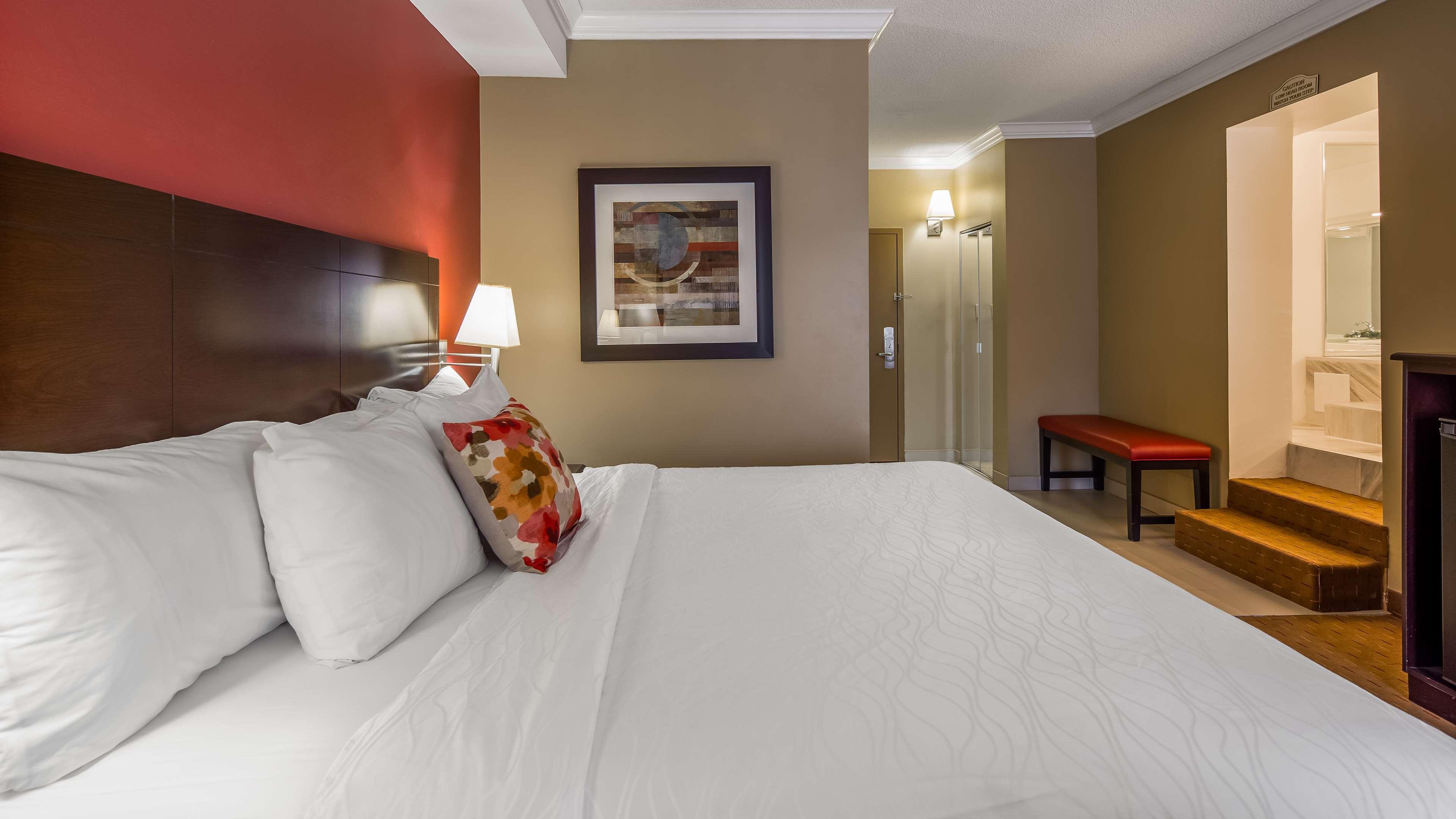 Best Western Plus Боуменвилл Экстерьер фото