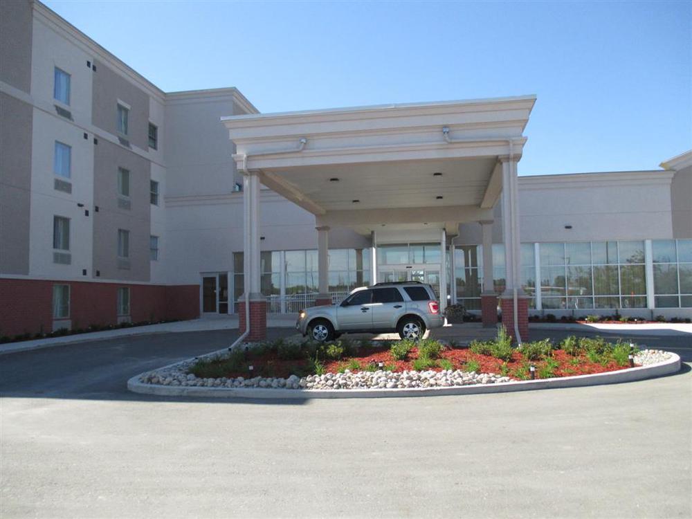 Best Western Plus Боуменвилл Экстерьер фото