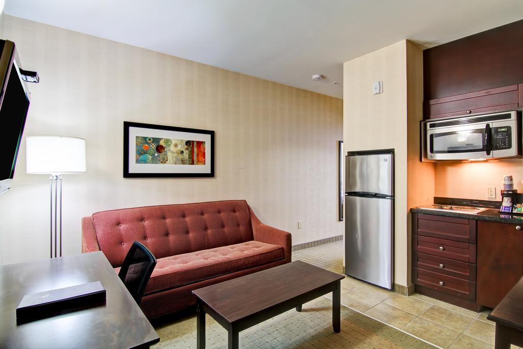 Best Western Plus Боуменвилл Экстерьер фото