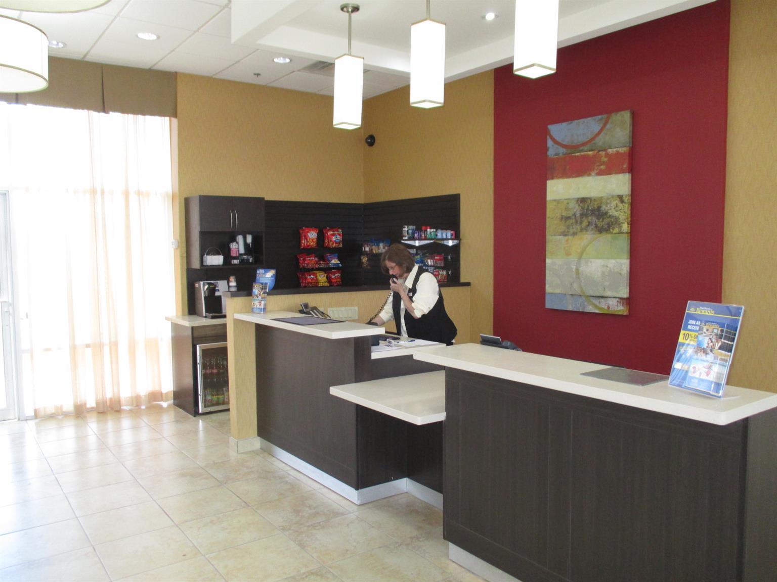 Best Western Plus Боуменвилл Экстерьер фото