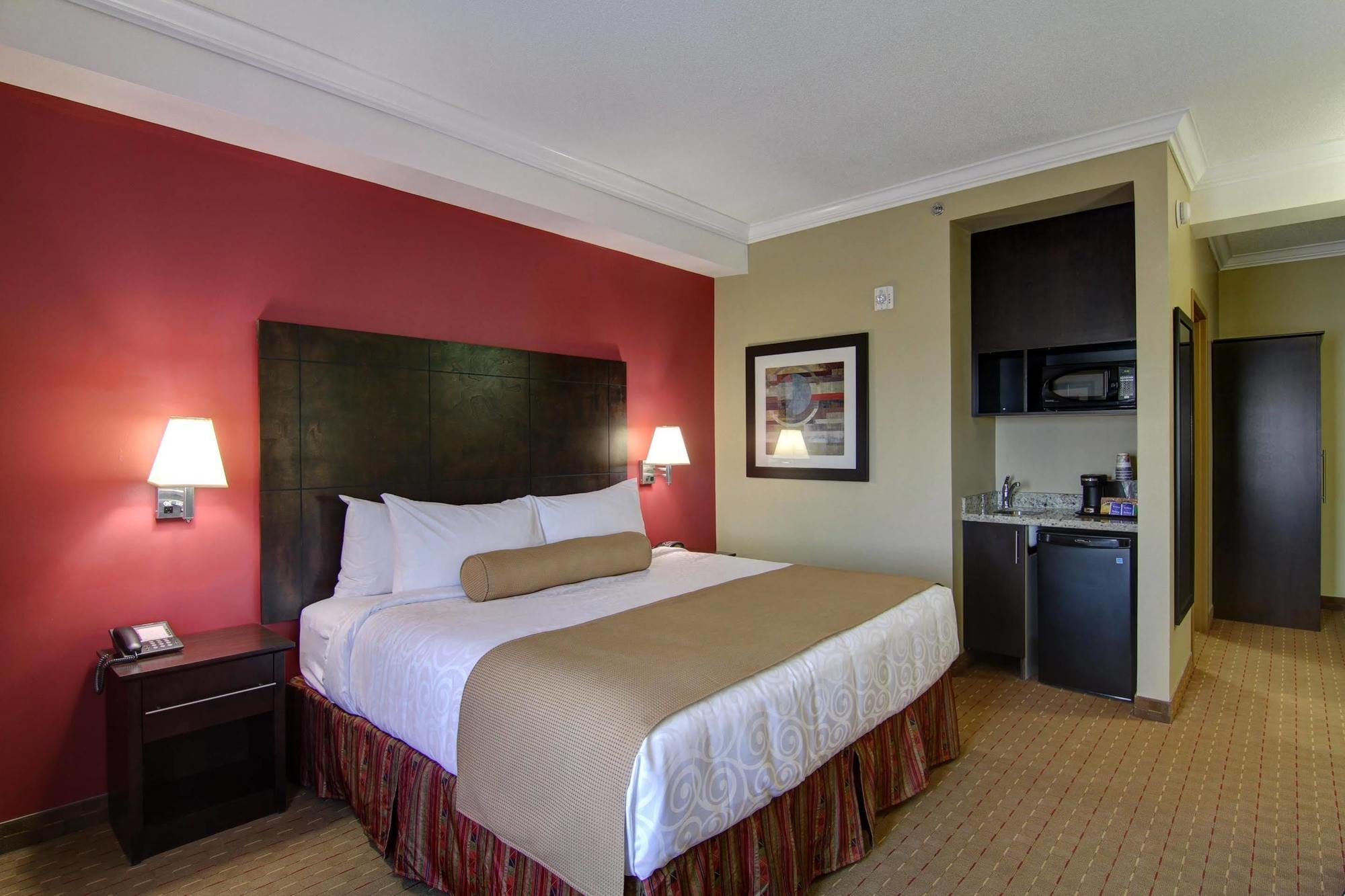 Best Western Plus Боуменвилл Экстерьер фото