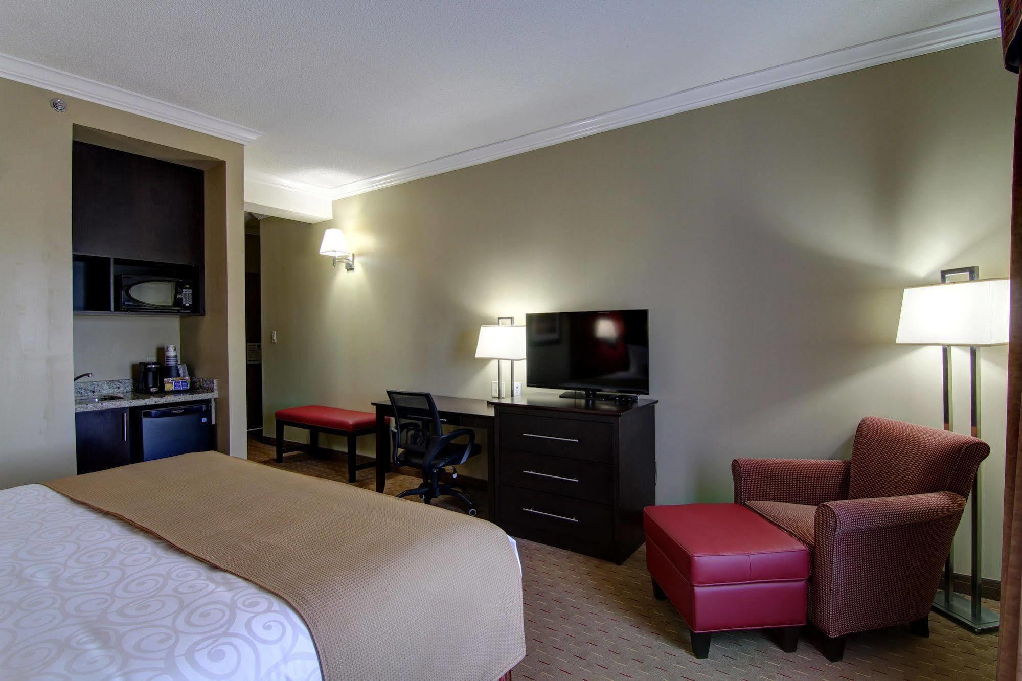 Best Western Plus Боуменвилл Экстерьер фото