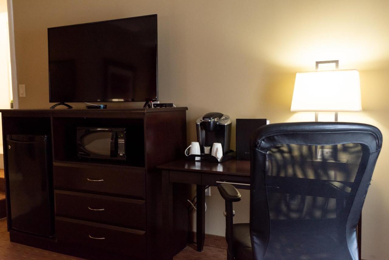 Best Western Plus Боуменвилл Экстерьер фото